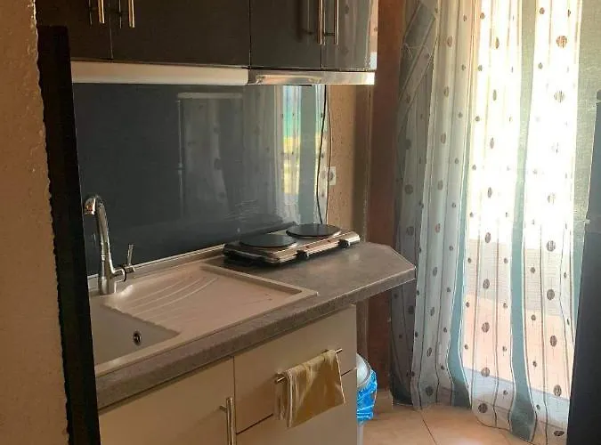 Dora Casa de hóspedes Sárti